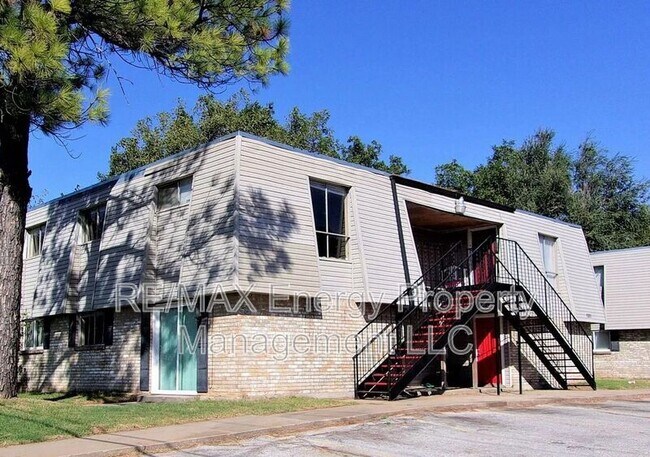 Building Photo - 7305 Melrose Ln