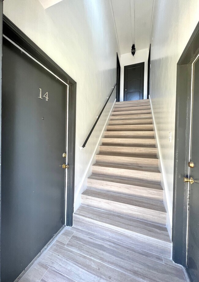 Building Photo - 3420 Santa Anita Ave