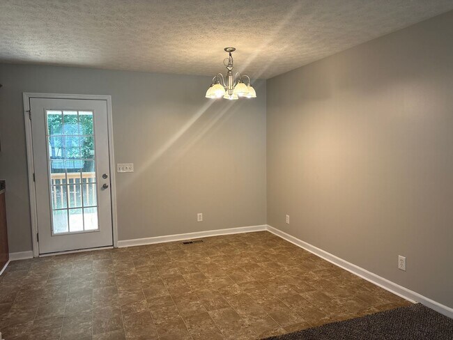 Foto del edificio - 479 Indian Springs Cir