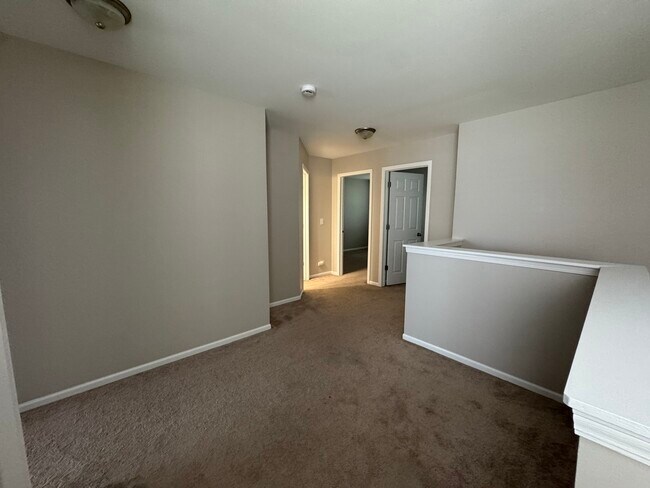 Foto del edificio - 2399 Stoughton Cir