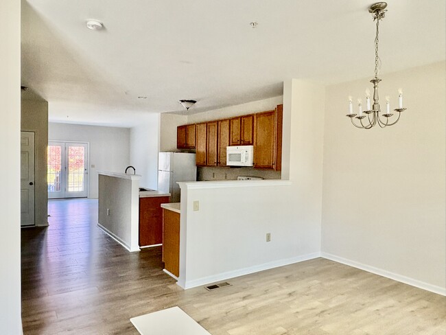 Building Photo - 2148 Danville Dr