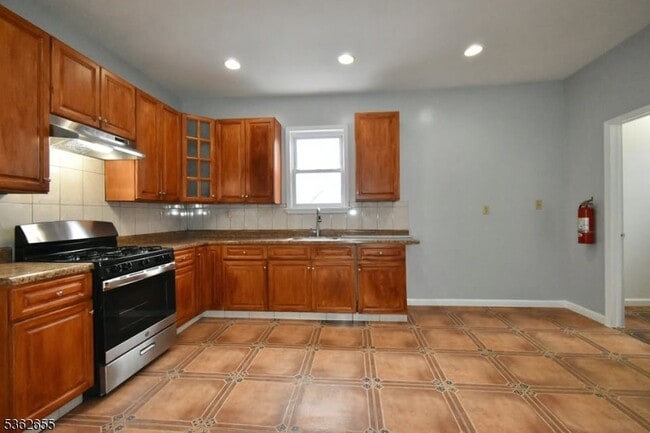 Building Photo - 659 S 17th St