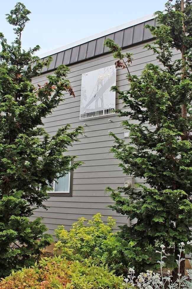 Building Photo - 9222 N Lombard St