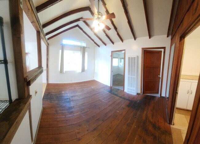 Building Photo - 1941 Abbott St