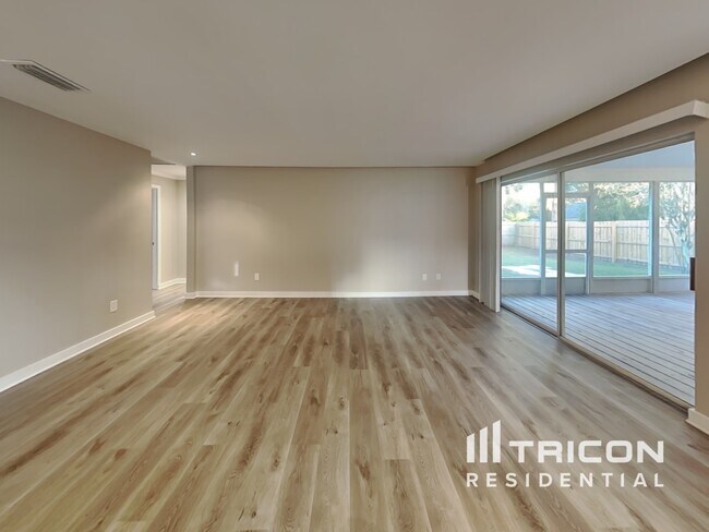 Building Photo - 613 Rapid Falls Drive Brandon FL