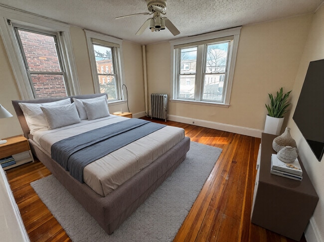 Building Photo - 8 Barrows St