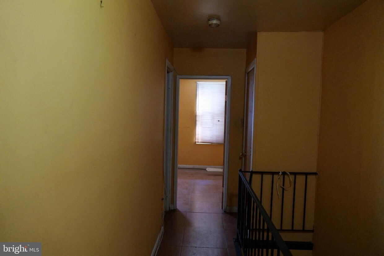 Primary Photo - 430 W Chew Ave