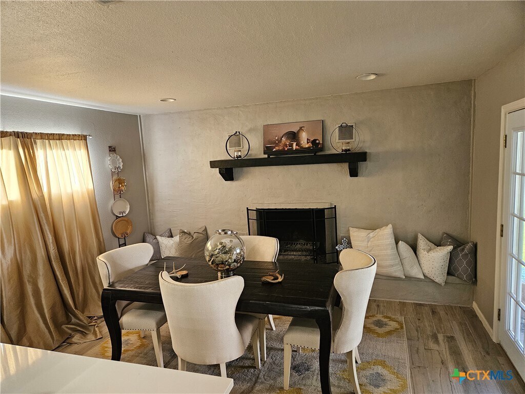 Foto del edificio - 402 W Tanglewood Dr