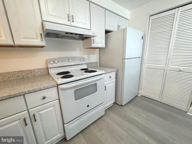 Foto del edificio - 4420 Groombridge Way