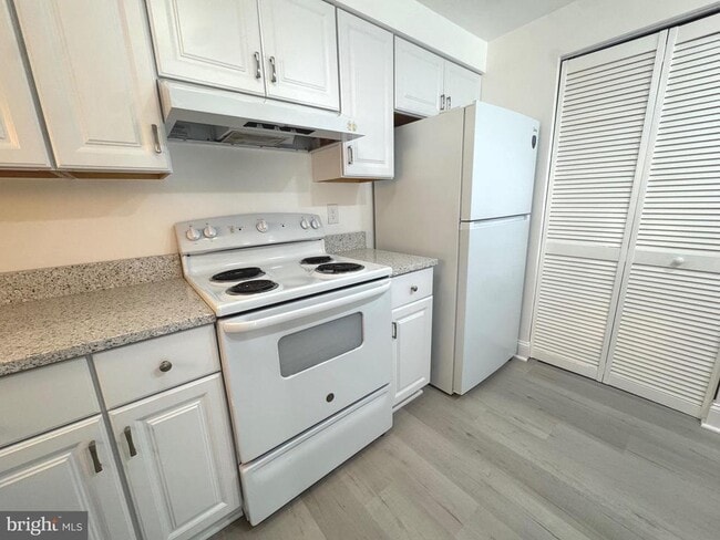 Building Photo - 4420 Groombridge Way