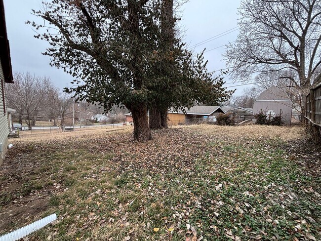 Foto del edificio - Charming 4BR 1BA Home with spacious yard!