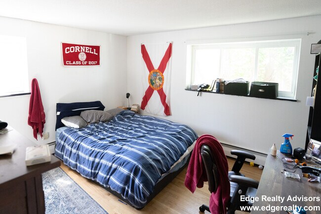 Foto del edificio - 290 Corey Rd