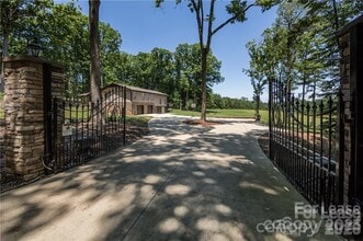 Building Photo - 8511 Viking Dr