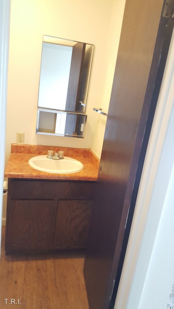 Foto del edificio - 2713 W 27th St