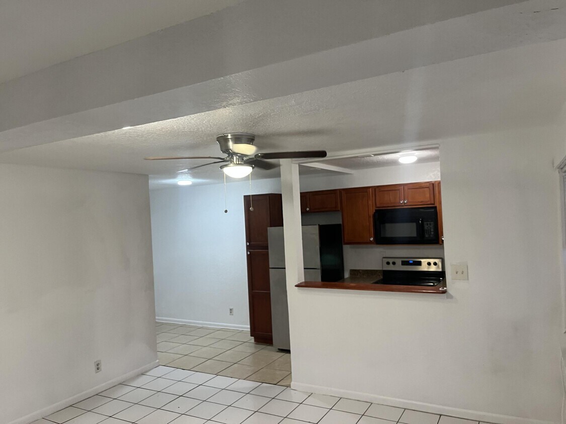 Foto del edificio - 646 Latona Ave