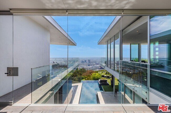 Foto del edificio - 1474 Blue Jay Way