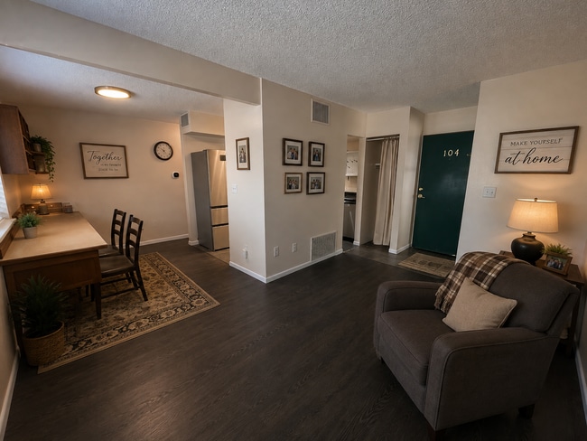 Building Photo - 1705 Heatheridge Rd
