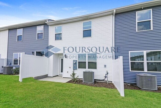 Foto del edificio - Townhome | Back Patio | Single Car Garage|...