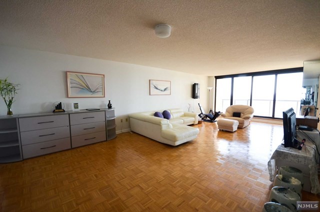 Foto del edificio - 900 Palisade Ave