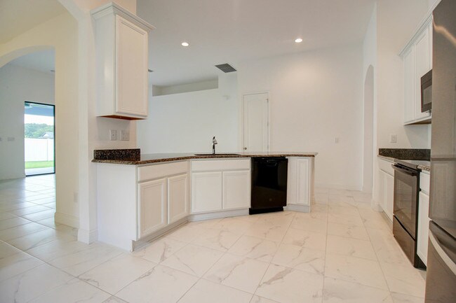 Building Photo - 12119 Creek Preserve Dr