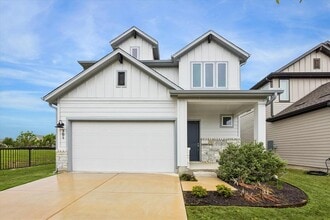 Building Photo - 320 Creek Rd