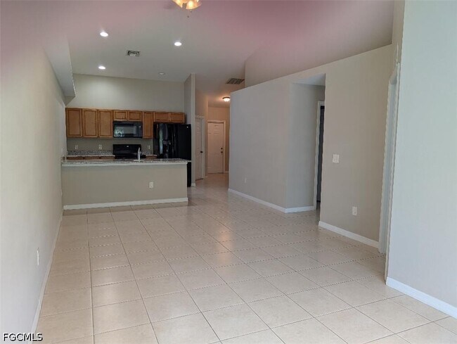 Foto del edificio - 3706 SE 9th Pl