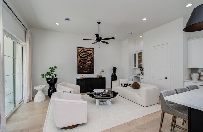 Foto del edificio - 8702 Ojeman Villas Dr