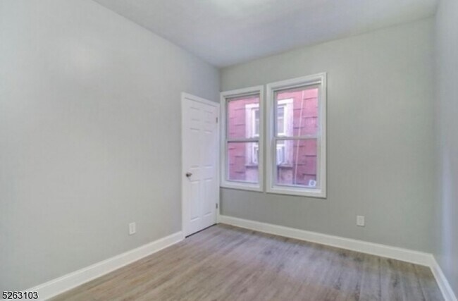 Building Photo - 76 Highland Ave