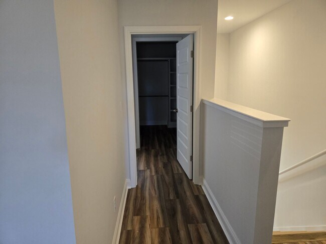 Building Photo - Brand New 3 Bedroom 2.5 Bathroom Townhome ...