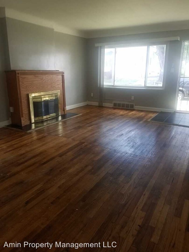 Building Photo - 8244 Continental Ave