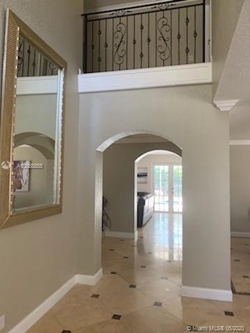 Building Photo - 2455 Greenbrier Ct