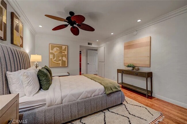 Foto del edificio - 15335 Magnolia Blvd