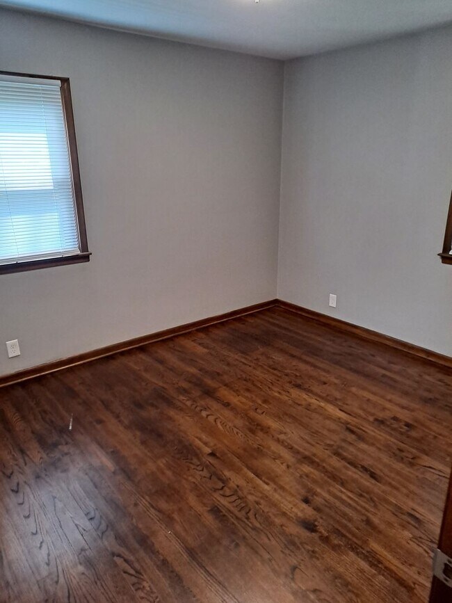 Foto del edificio - District 66 - 4/2/1 fenced backyard