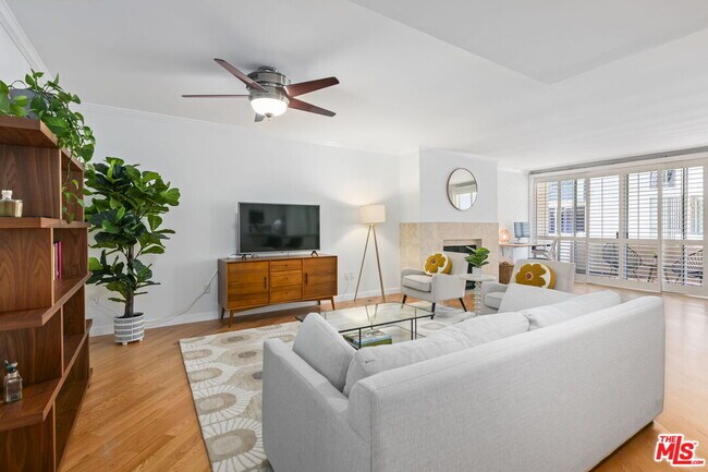 Foto del edificio - 725 S Barrington Ave