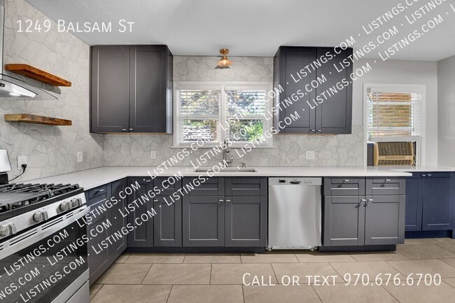 Foto del edificio - 1249 Balsam St