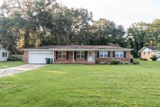 2013 Shady Oaks Dr