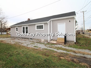 Building Photo - 707 W 22nd St