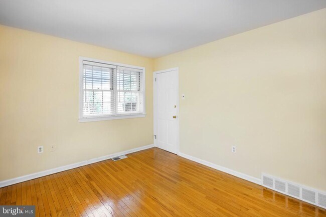 Foto del edificio - 104 W Montgomery Ave