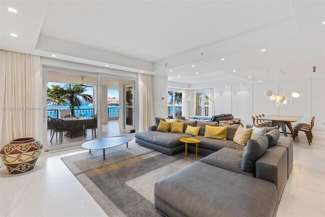 Foto del edificio - 5224 Fisher Island Dr