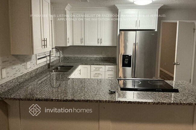 Foto del edificio - 5388 Golfcrest Cir