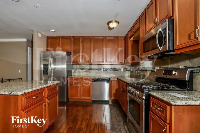Foto del edificio - 6161 Limbwood Ct