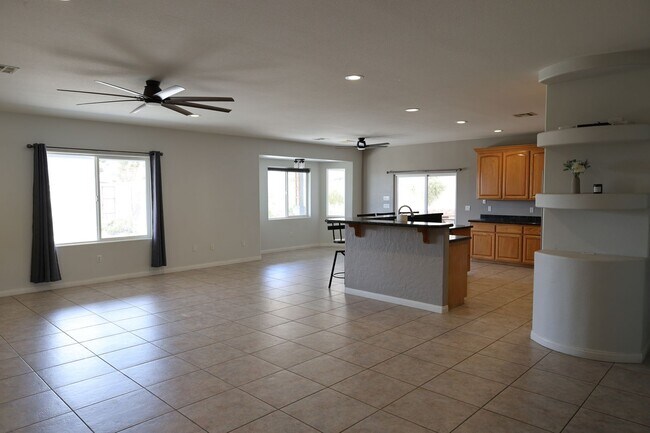 Foto del edificio - ?Unfurnished  dream home in the magical bo...