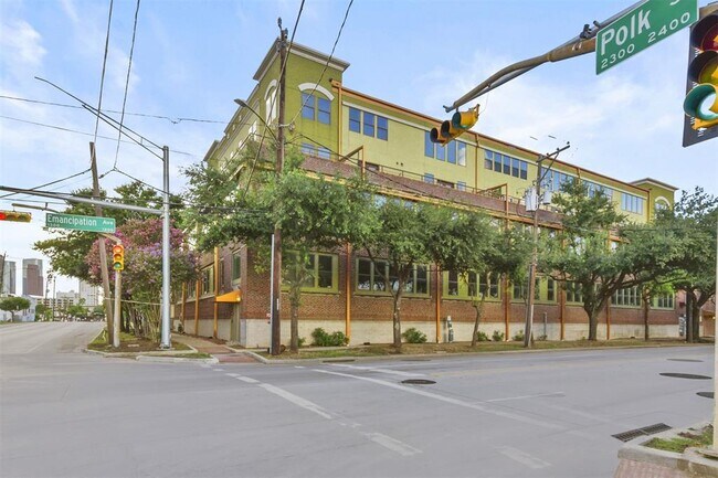 Foto del edificio - 2323 Polk St
