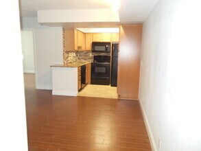 Building Photo - 744 Executive Center Dr