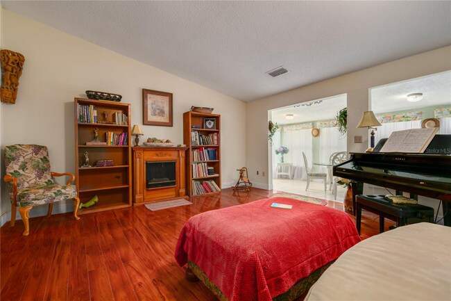 Foto del edificio - 653 Timber Bay Cir E