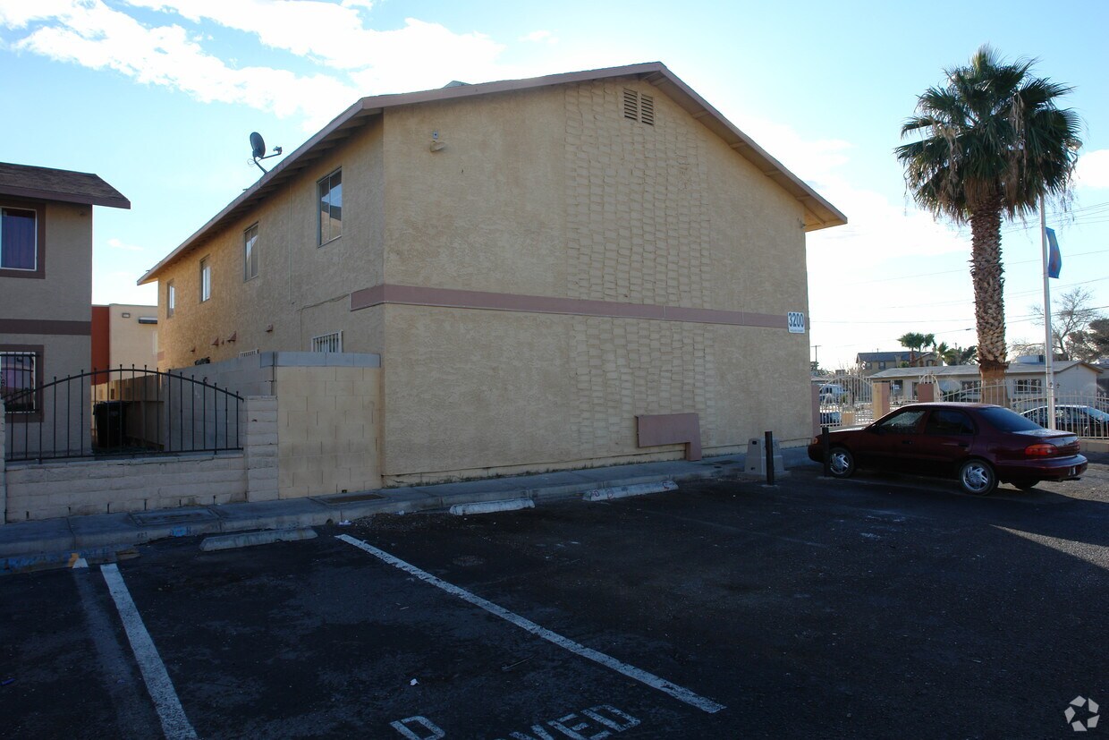 Foto del edificio - Arroyo Apartments