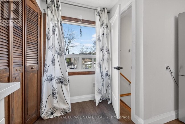 Building Photo - 150 Ewen Rd