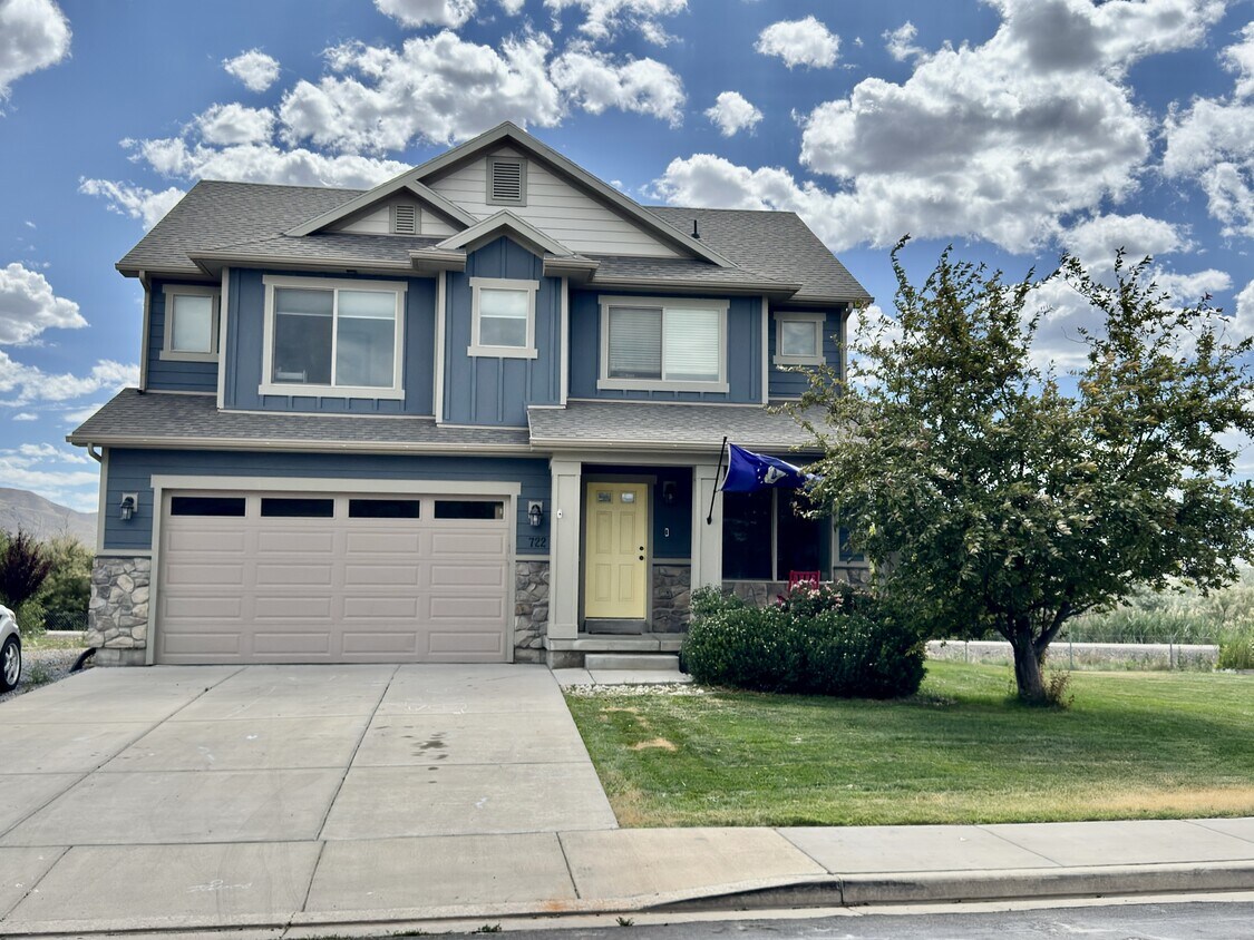 Foto principal - 722 S Willow Park Dr