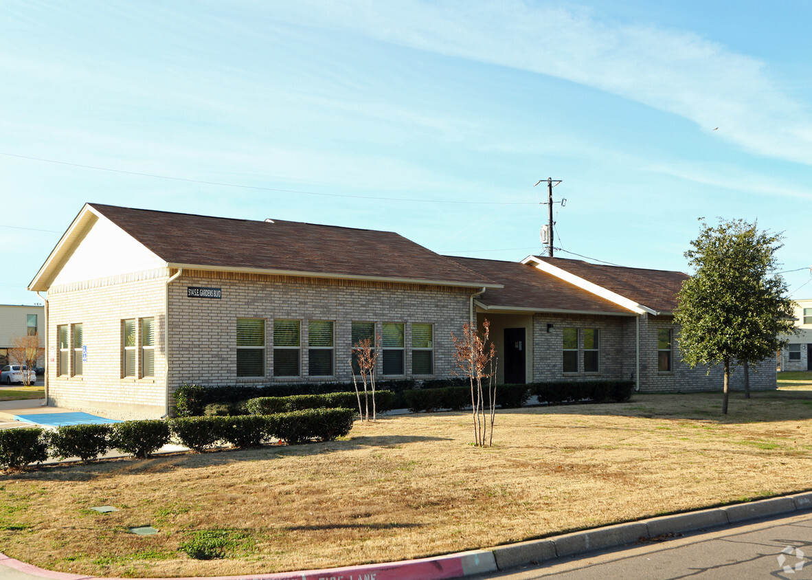 Crestmoor Park South - Apartments in Burleson, TX | Apartments.com