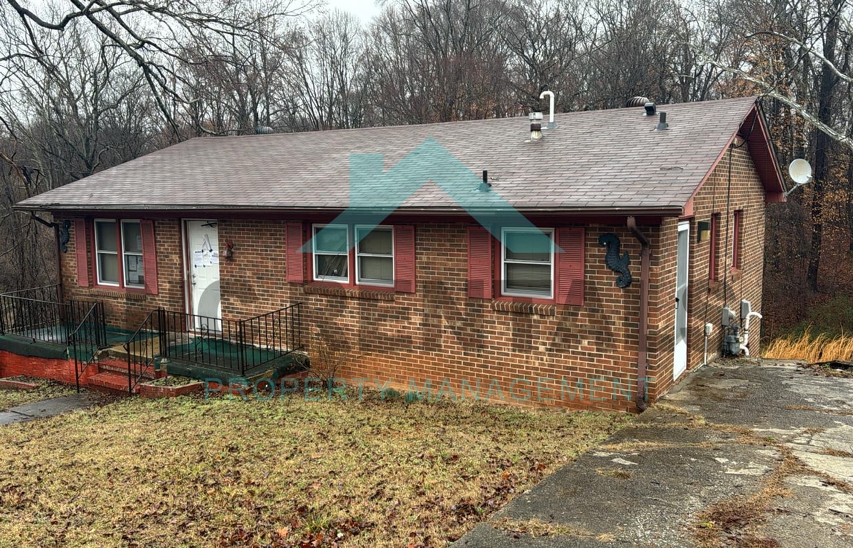Primary Photo - 305 N Franklin St